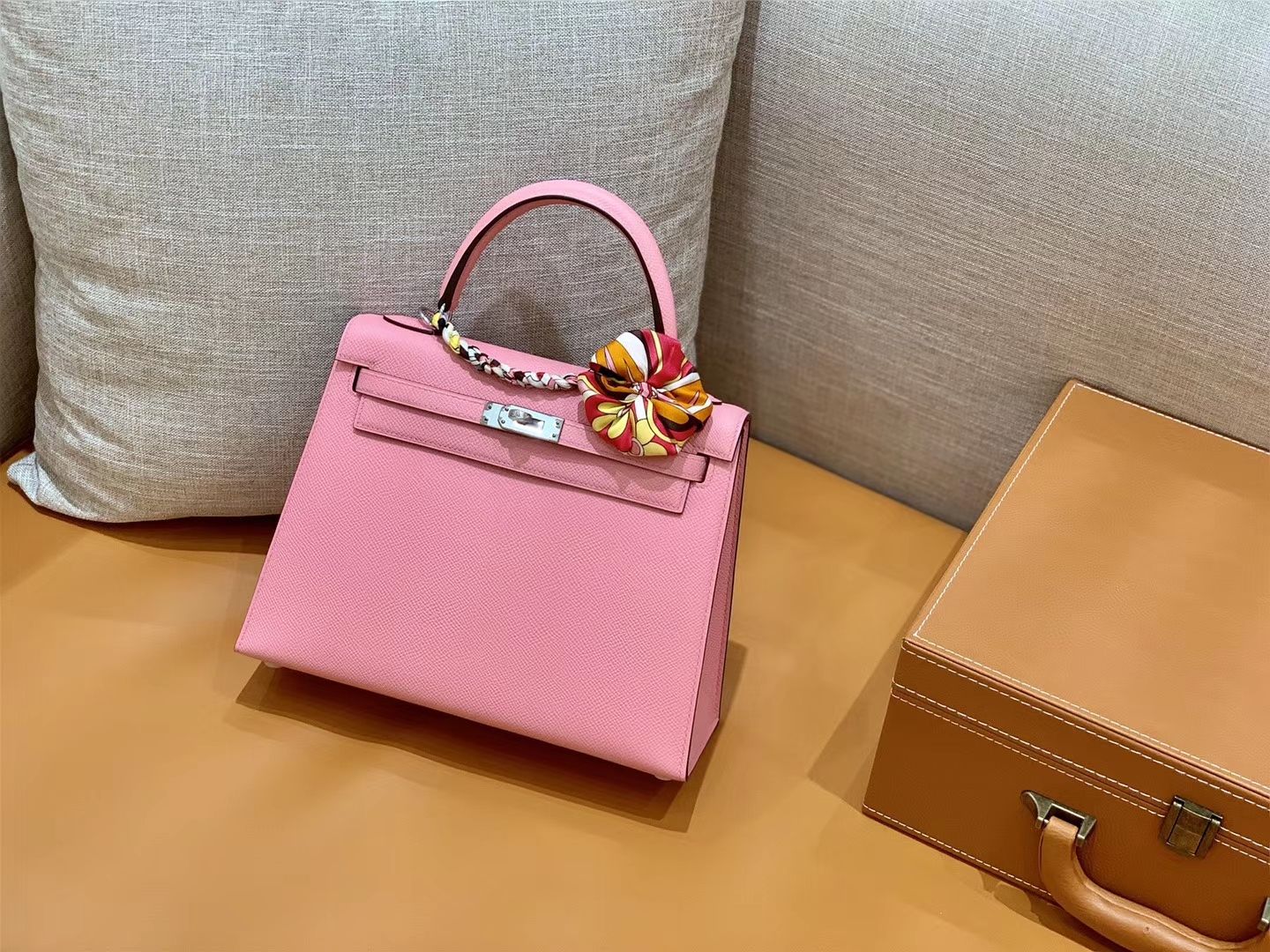 Hermès（爱马仕）Kelly 樱花粉 掌纹牛皮 全手工缝制 银扣 25cm