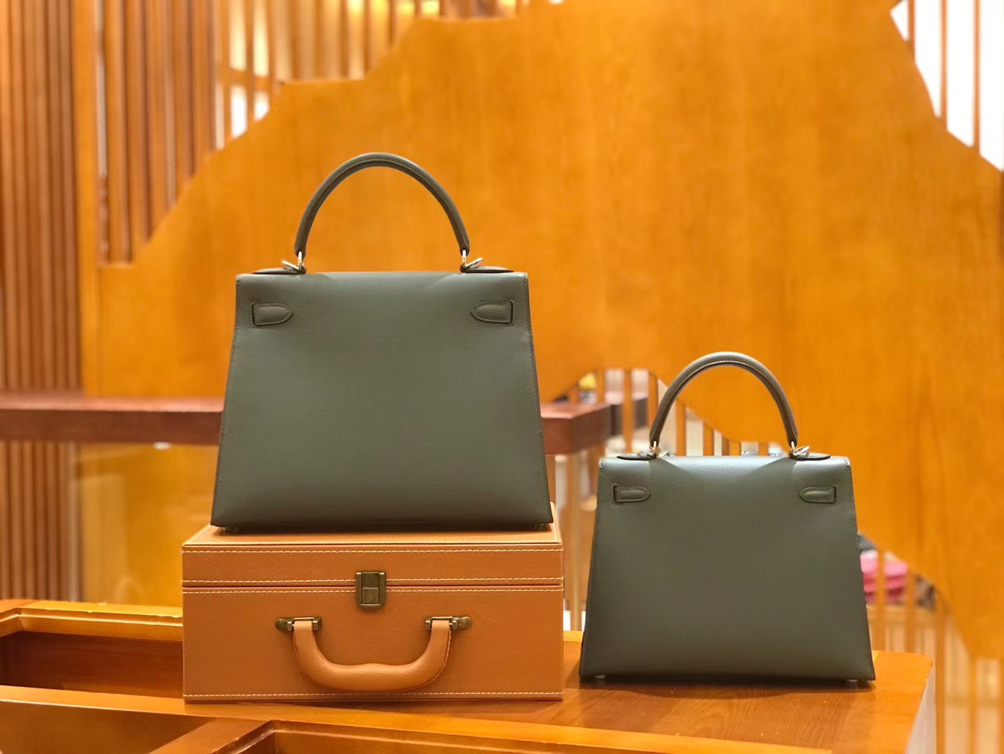 Hermès（爱马仕）Kelly 28cm 锡器灰 掌纹牛皮 全手工缝制