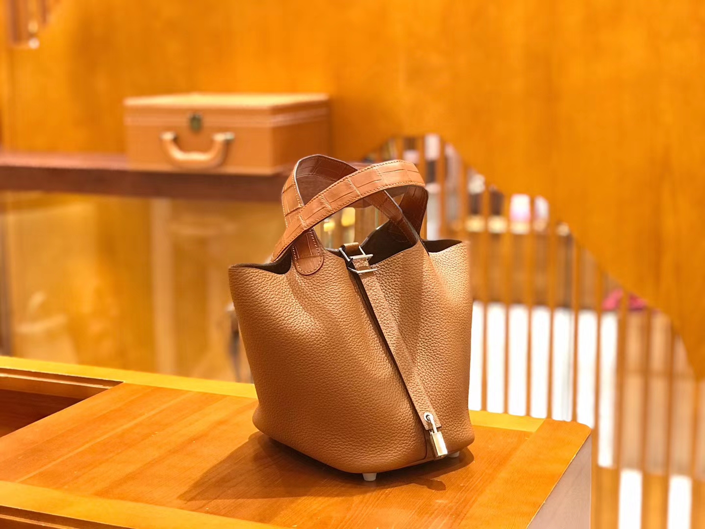 Hermès（爱马仕）Piction 18cm 焦糖棕 银扣 鳄鱼皮拼小牛皮 全手工缝制