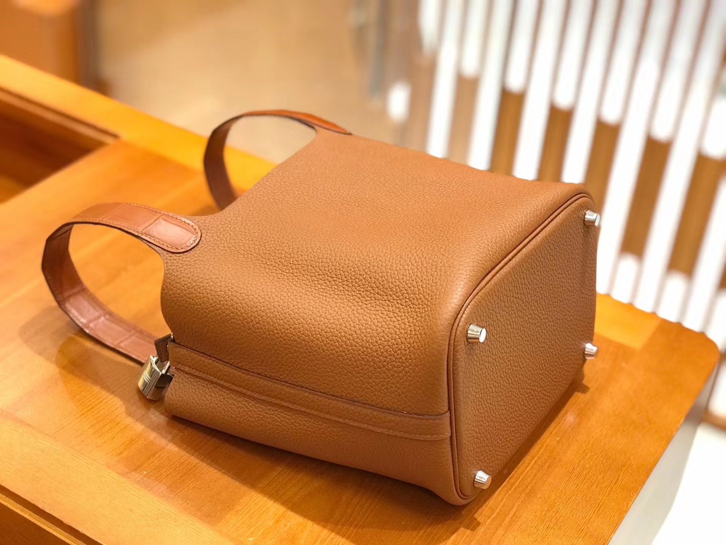 Hermès（爱马仕）Piction 18cm 焦糖棕 银扣 鳄鱼皮拼小牛皮 全手工缝制