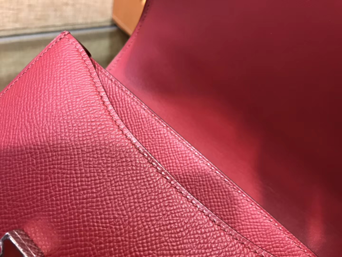Hermès（爱马仕）Constance 18cm 石榴红 珐琅银扣 掌纹牛皮 全手工缝制 现货
