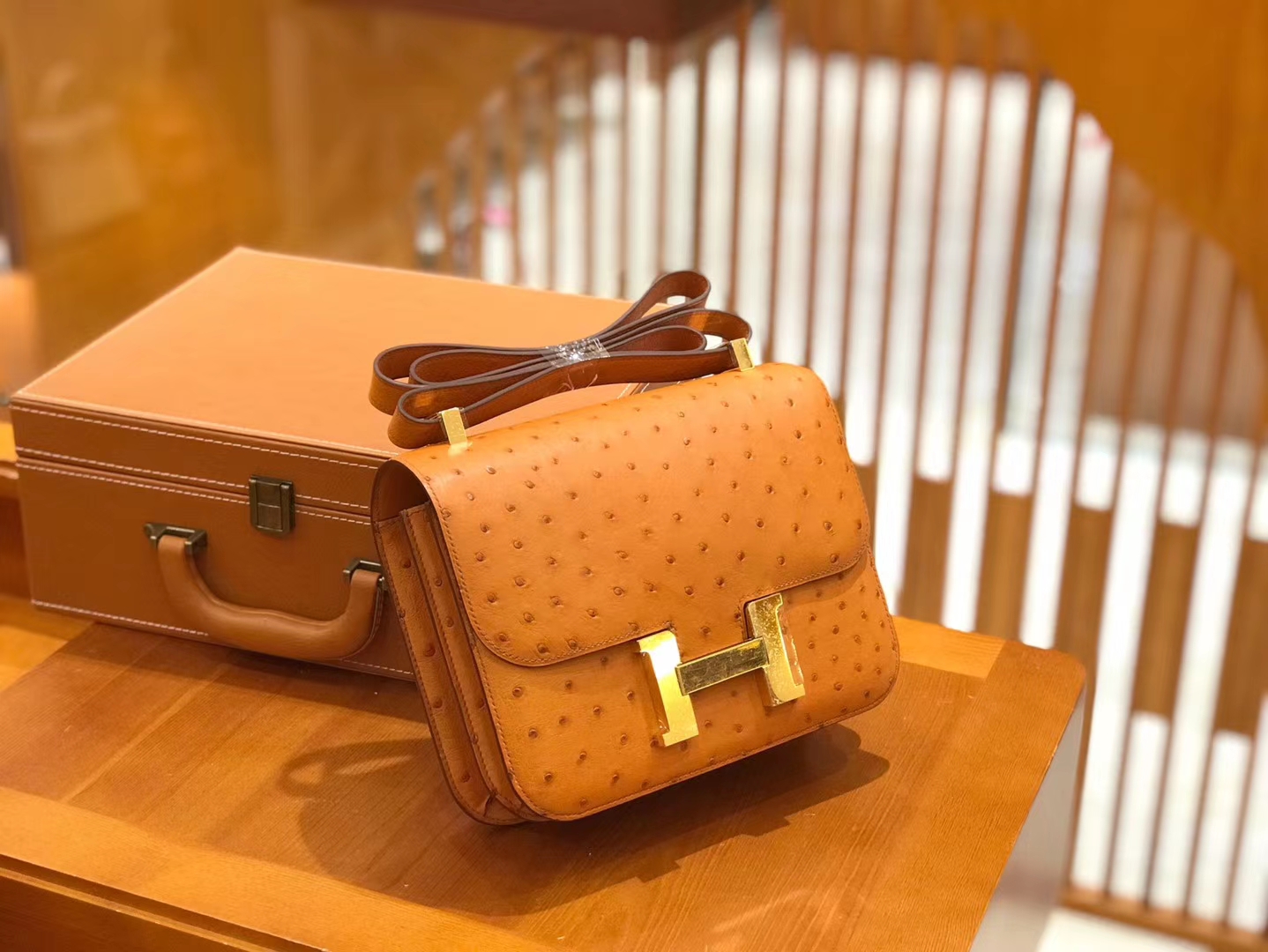 Hermès（爱马仕）Constance 24cm 太妃金 鸵鸟皮 全手工缝制 现货