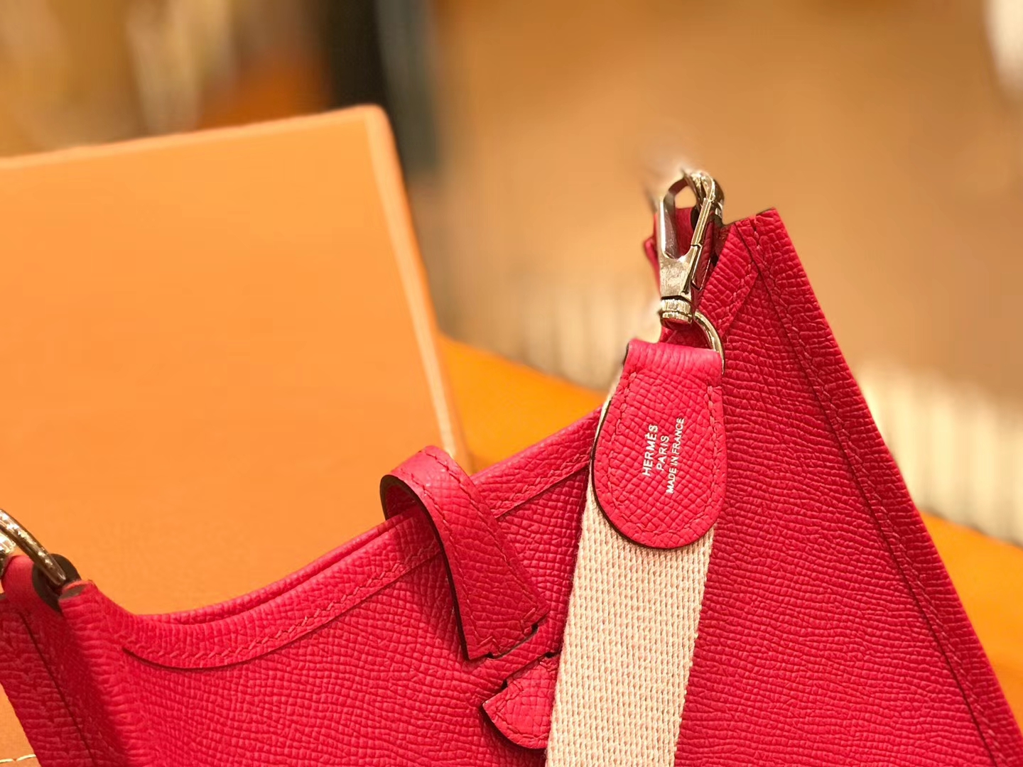 Hermès（爱马仕）Evelyne 伊芙琳 17cm 掌纹牛皮 极致粉