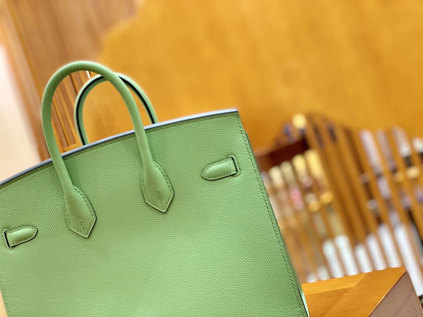 Hermès（爱马仕）Birkin 25cm 掌纹牛皮 牛油果绿 金扣 外缝