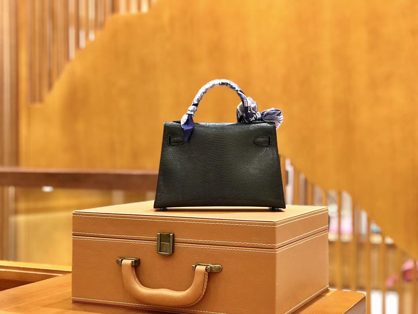 Hermès（爱马仕）新增现货 2代 19cm 南非野生蜥蜴皮 经典黑 银扣 全手工缝制