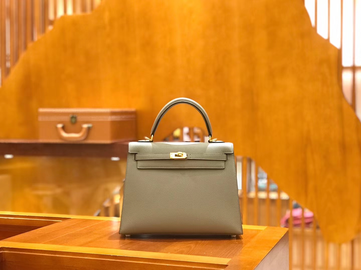Hermès（爱马仕）Kelly 25cm 银河灰 金扣 掌纹牛皮 全手工缝制