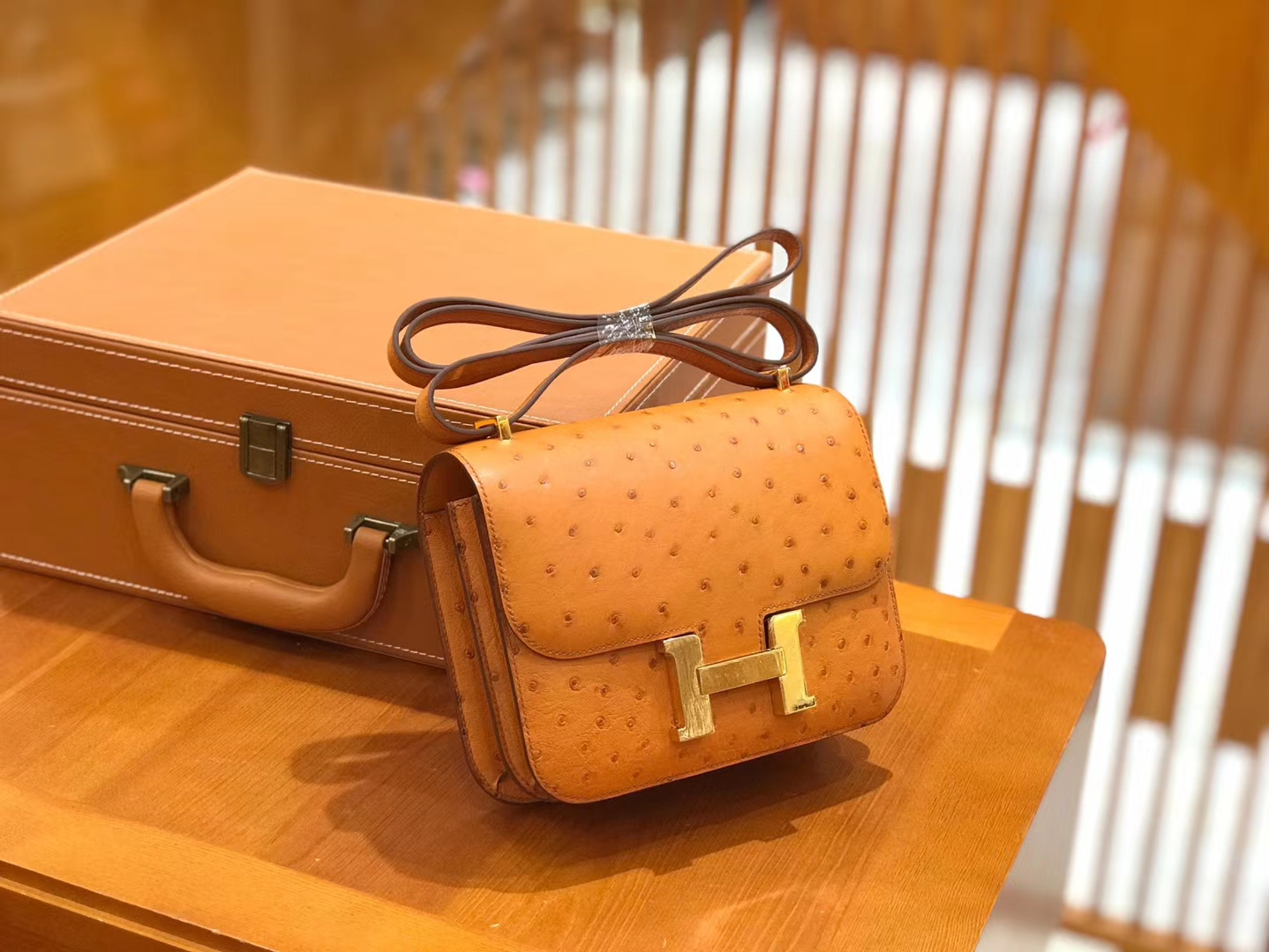 Hermès（爱马仕）Constance 18cm 太妃金 鸵鸟皮 全手工缝制 现货