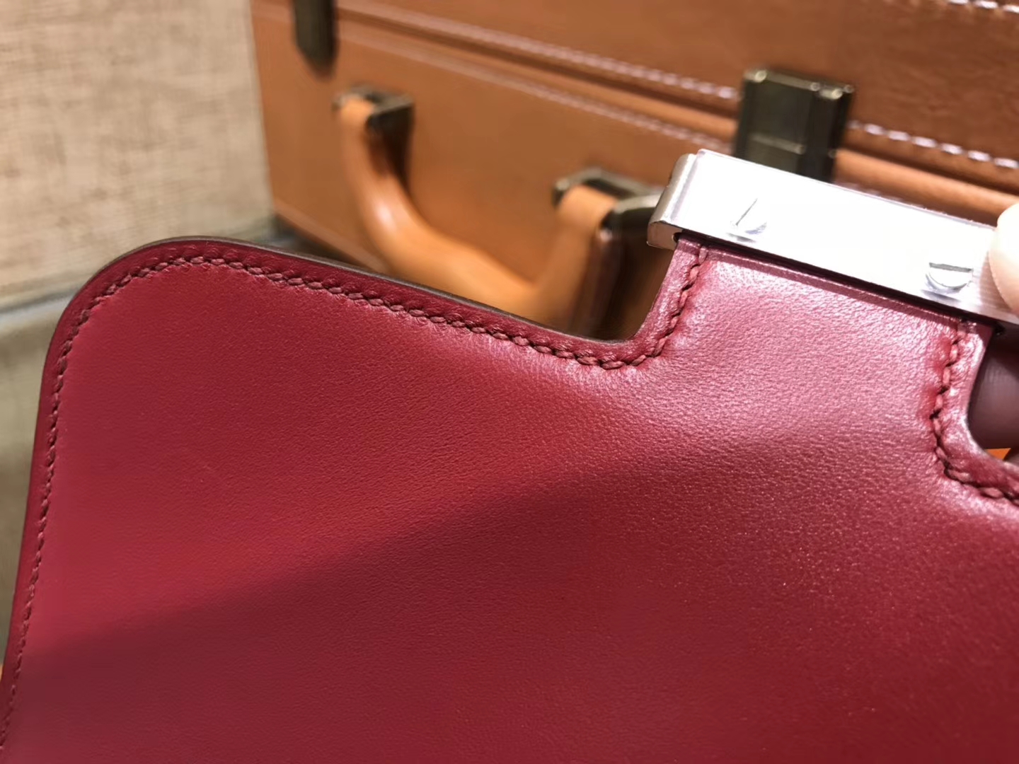 Hermès（爱马仕）Constance 18cm 石榴红 珐琅银扣 掌纹牛皮 全手工缝制 现货