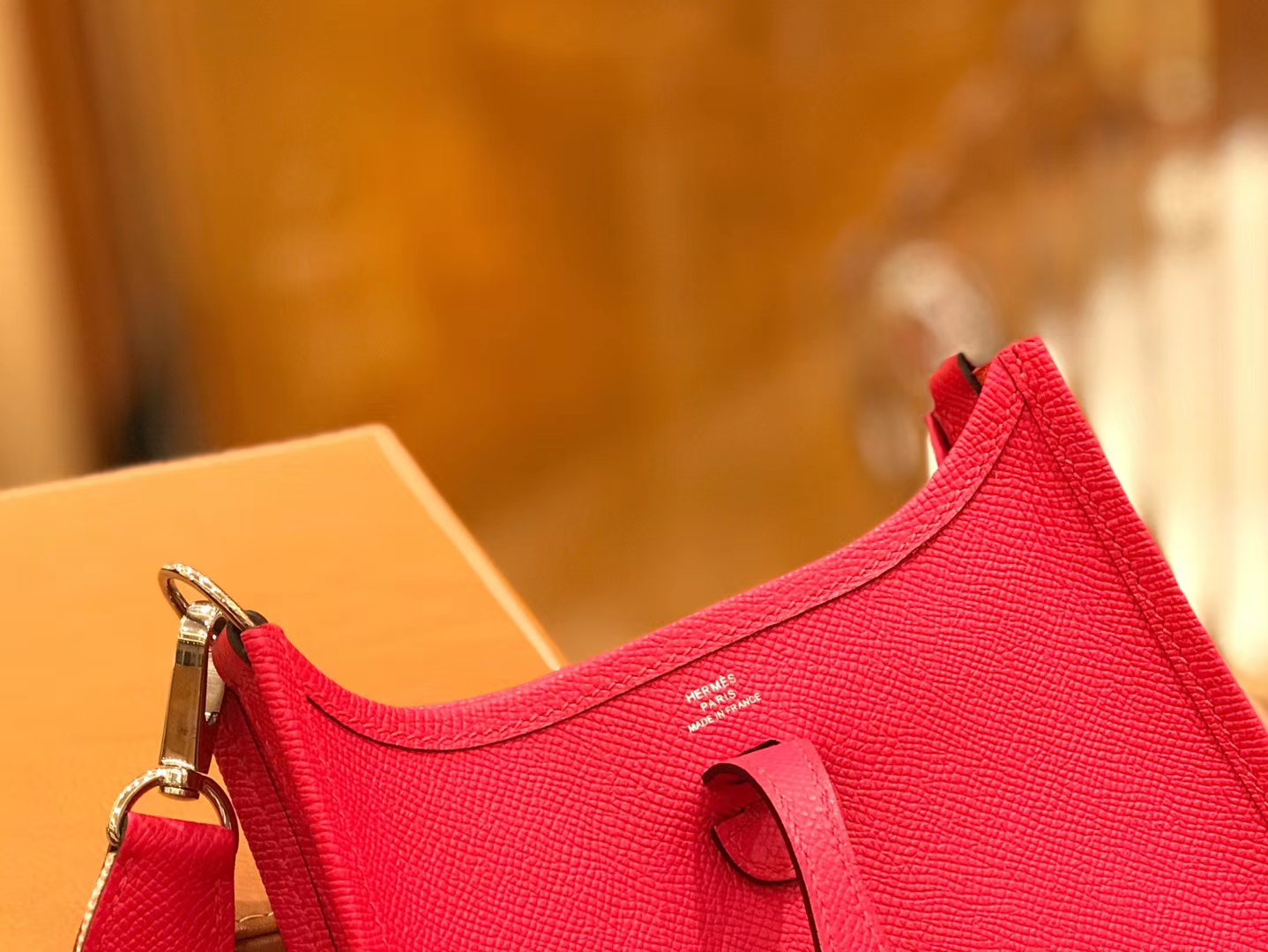 Hermès（爱马仕）Evelyne 伊芙琳 17cm 掌纹牛皮 极致粉