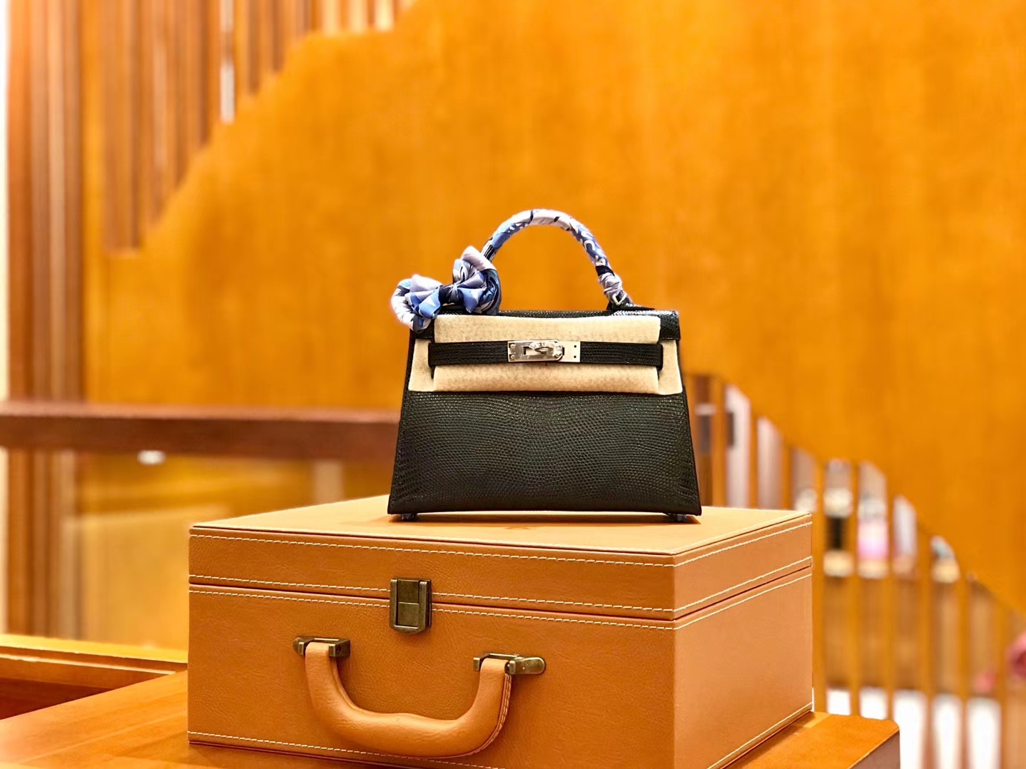 Hermès（爱马仕）新增现货 2代 19cm 南非野生蜥蜴皮 经典黑 银扣 全手工缝制