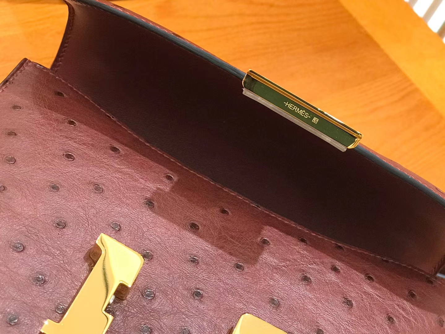 Hermès（爱马仕）Constance 康斯坦18cm 鸵鸟皮 波尔多酒红