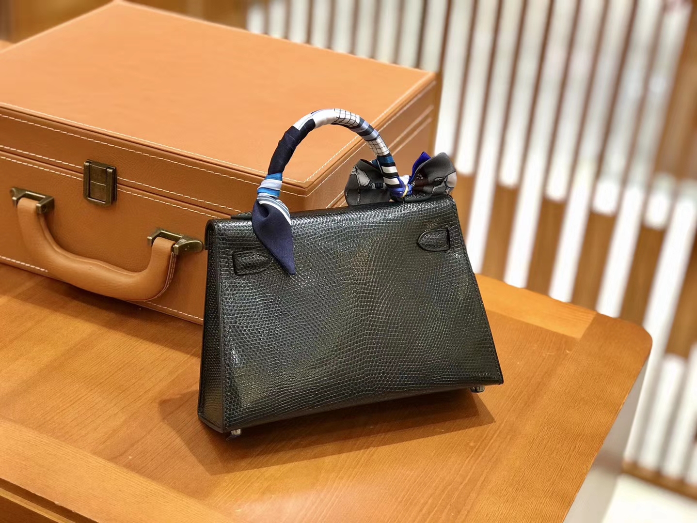 Hermès（爱马仕）新增现货 2代 19cm 蜥蜴皮 经典黑 金扣 全手工缝制