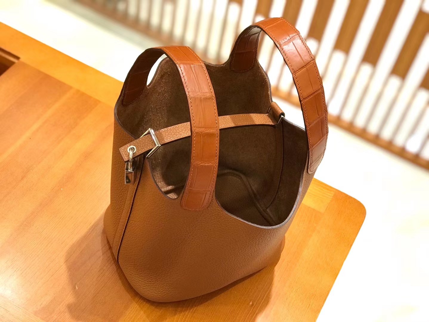 Hermès（爱马仕）Piction 18cm 焦糖棕 银扣 鳄鱼皮拼小牛皮 全手工缝制
