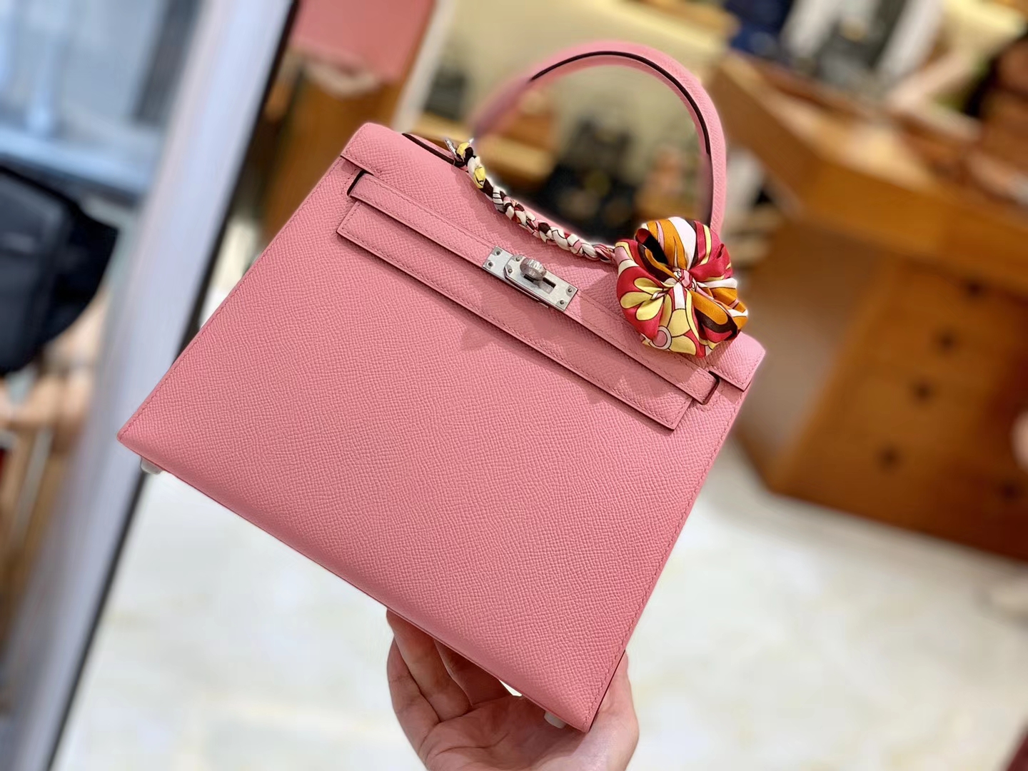 Hermès（爱马仕）Kelly 樱花粉 掌纹牛皮 全手工缝制 银扣 25cm