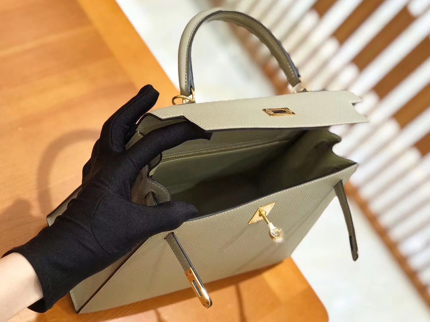 Hermès（爱马仕）Kelly 25cm 斑鸠灰 掌纹小牛皮 金扣 原版蜜蜡线 顶级手工缝制