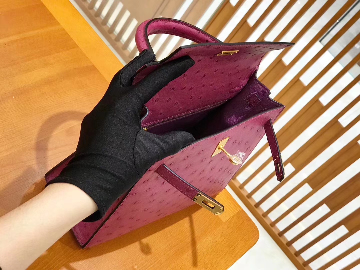 Hermès（爱马仕）Kelly 28cm 鸢尾紫 金扣 南非kk级鸵鸟皮 原版蜜蜡线 顶级手工缝制