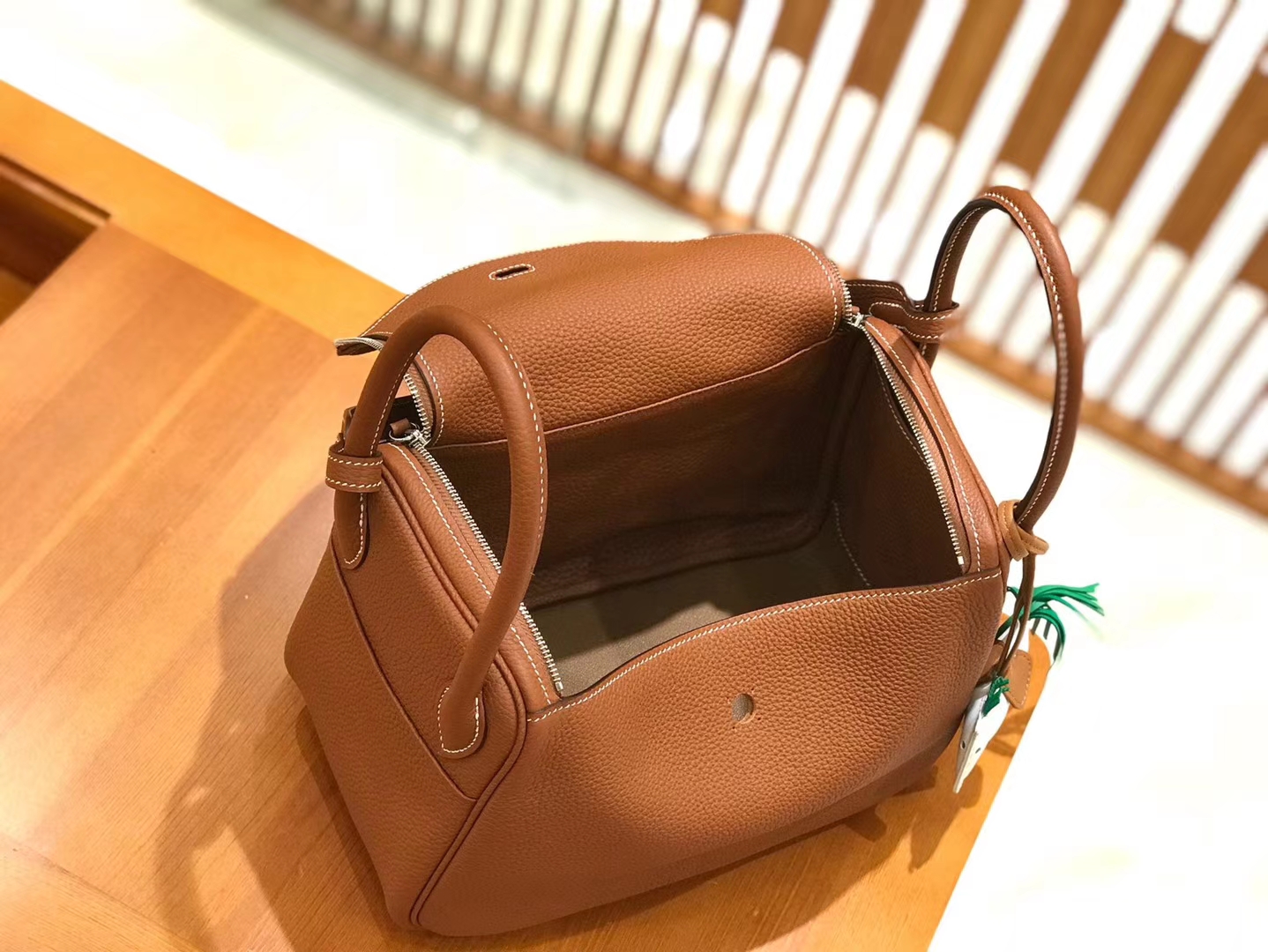 Hermès（爱马仕）Lindy 琳迪包 焦糖棕 Togo牛皮 进口原料 全手工缝制 银扣 26cm