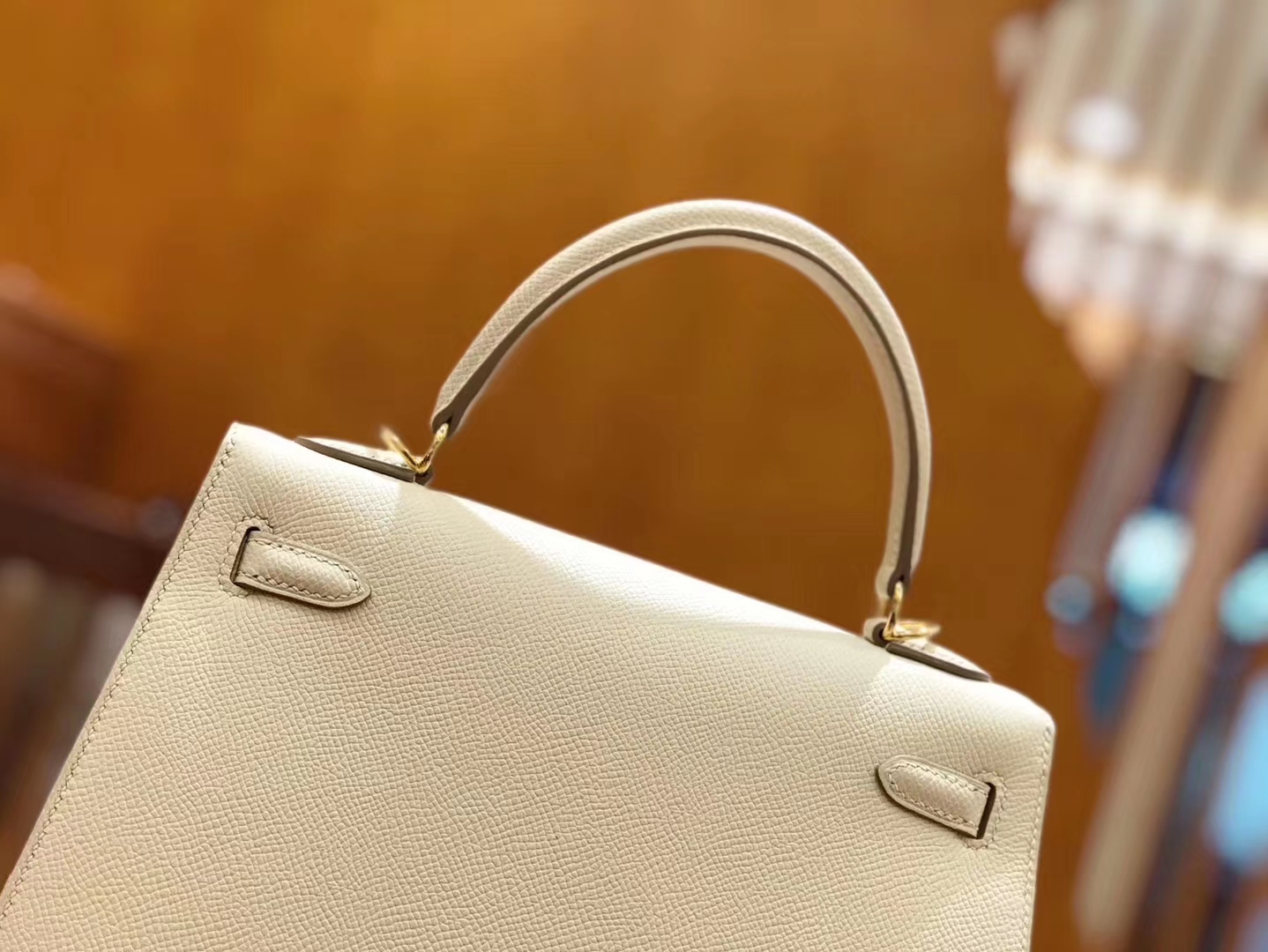 Hermès（爱马仕）Kelly 25cm 奶昔白 掌纹小牛皮 金扣 原版蜜蜡线 顶级手工缝制