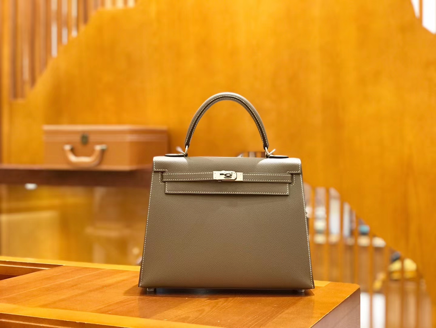 Hermès（爱马仕）Kelly 25cm 大象灰 掌纹小牛皮 银扣 原版蜜蜡线 顶级手工缝制