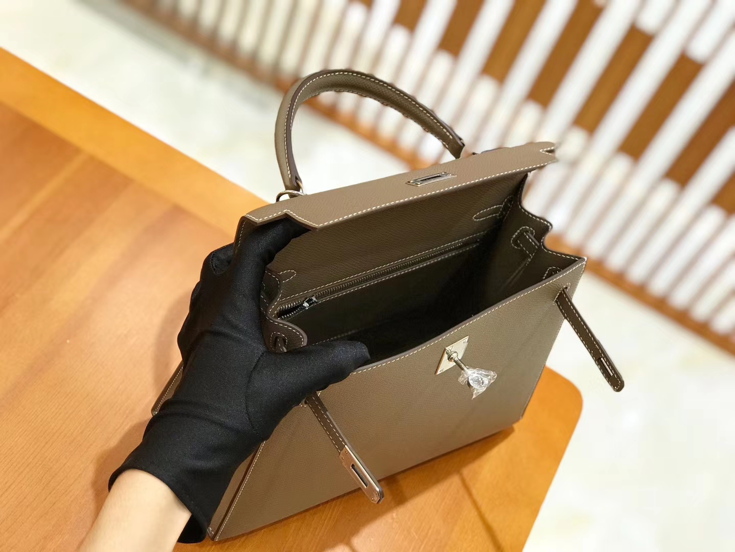 Hermès（爱马仕）Kelly 25cm 大象灰 掌纹小牛皮 银扣 原版蜜蜡线 顶级手工缝制