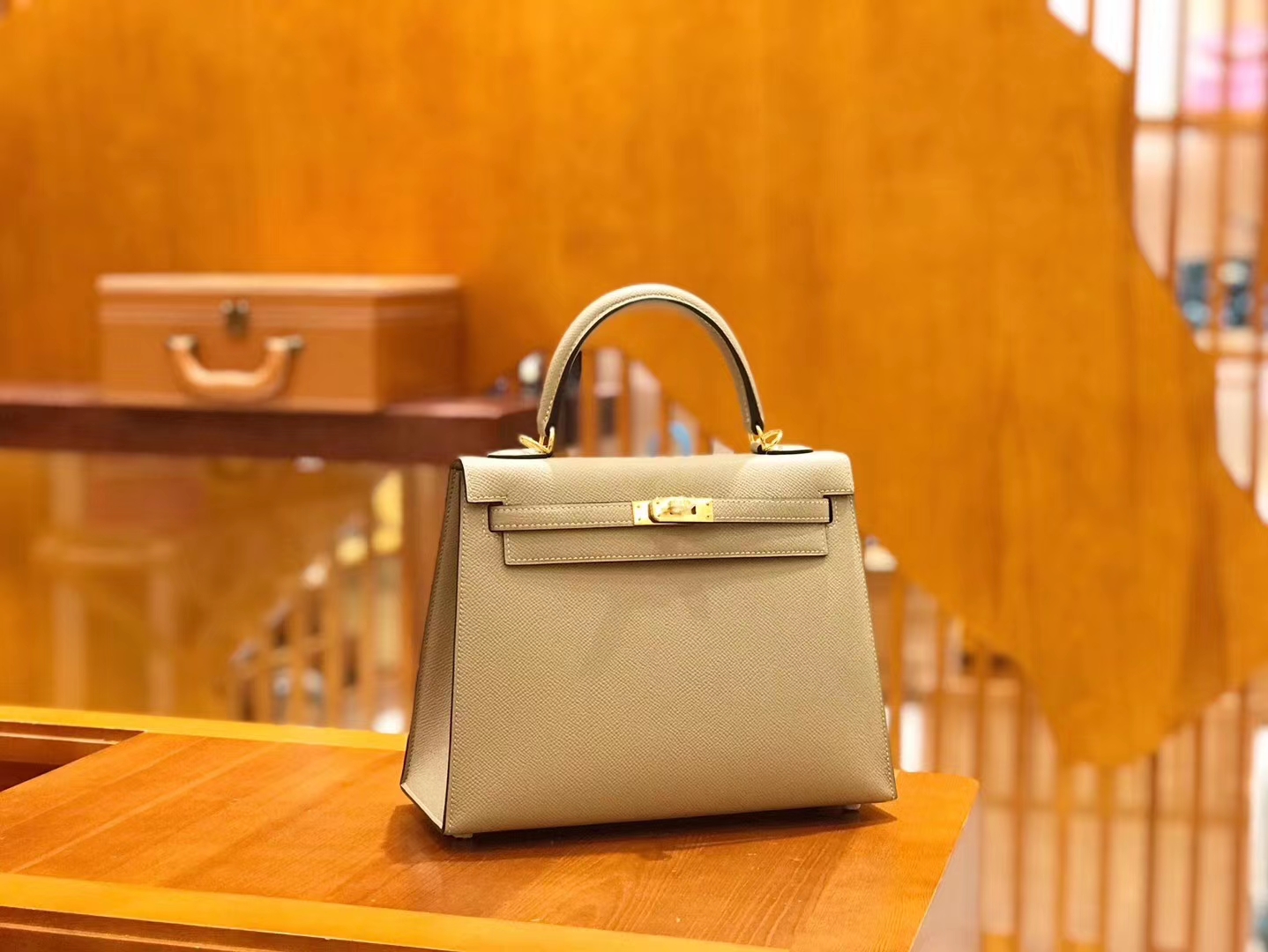 Hermès（爱马仕）Kelly 25cm 斑鸠灰 掌纹小牛皮 金扣 原版蜜蜡线 顶级手工缝制