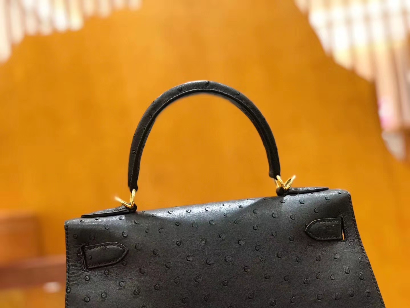 Hermès（爱马仕）Kelly 28cm 经典黑 金扣 南非kk级鸵鸟皮 原版蜜蜡线 顶级手工缝制