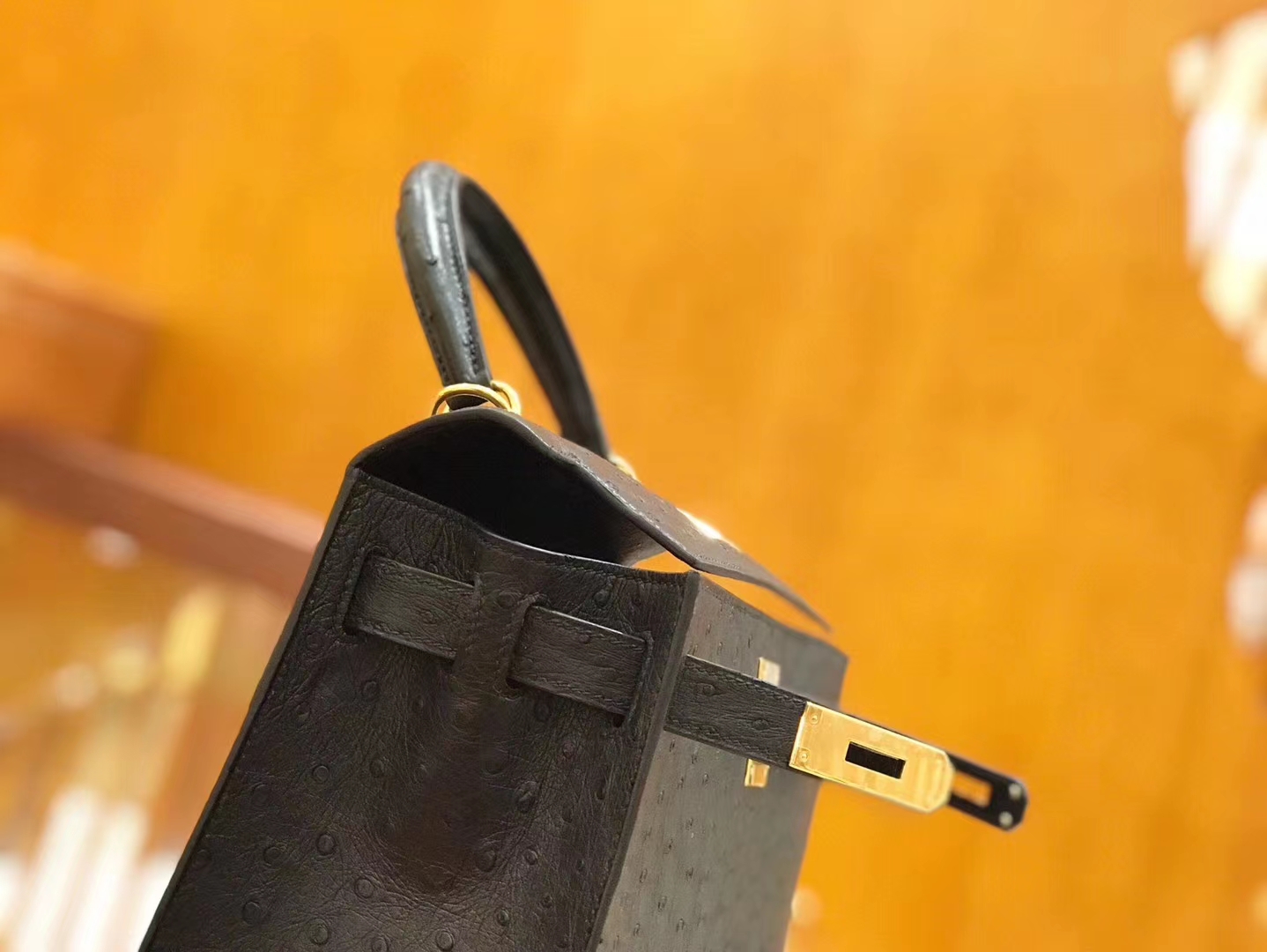 Hermès（爱马仕）Kelly 28cm 经典黑 金扣 南非kk级鸵鸟皮 原版蜜蜡线 顶级手工缝制