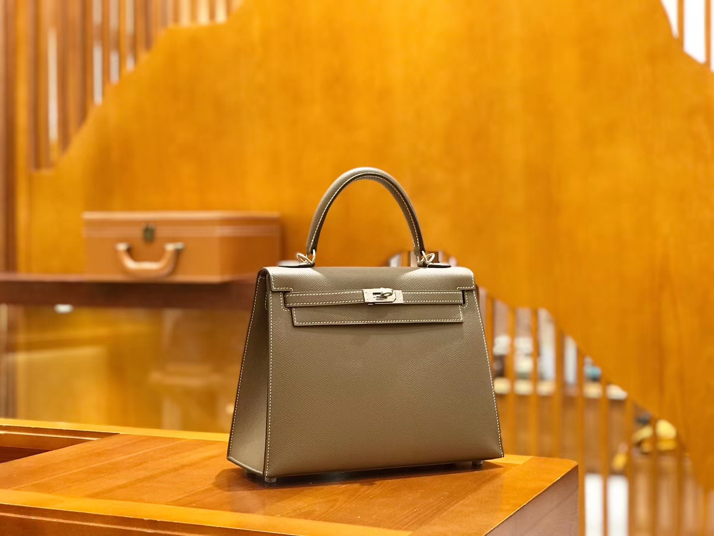 Hermès（爱马仕）Kelly 25cm 大象灰 掌纹小牛皮 银扣 原版蜜蜡线 顶级手工缝制