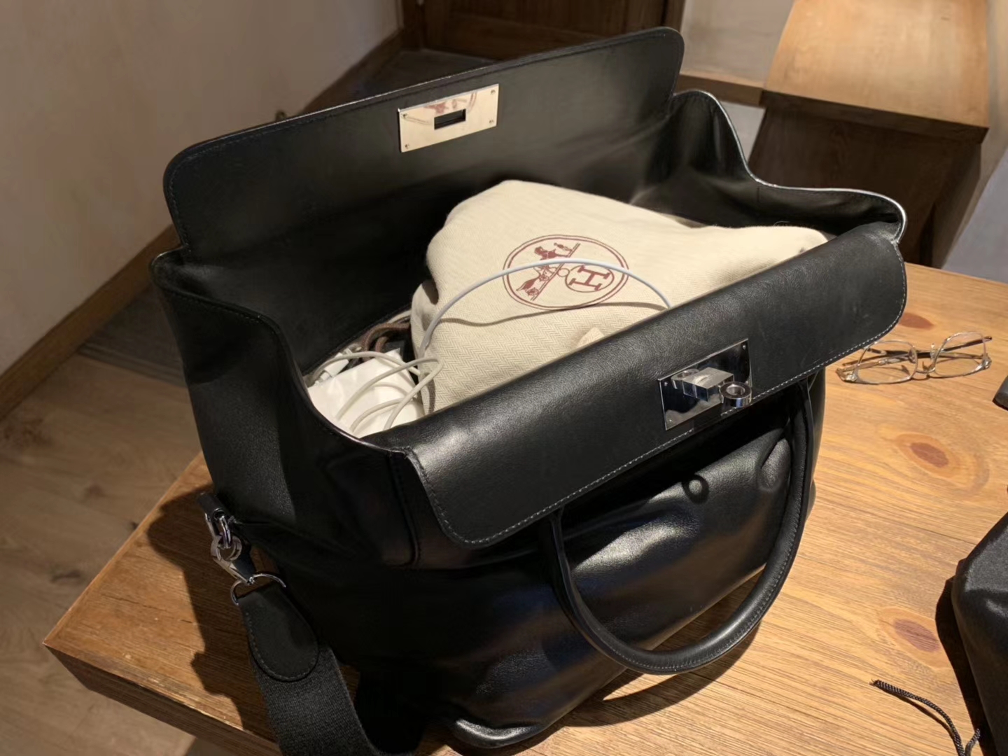 Hermès（爱马仕）Toolbox 牛奶盒 旅行包 经典黑 35cm 少量现货