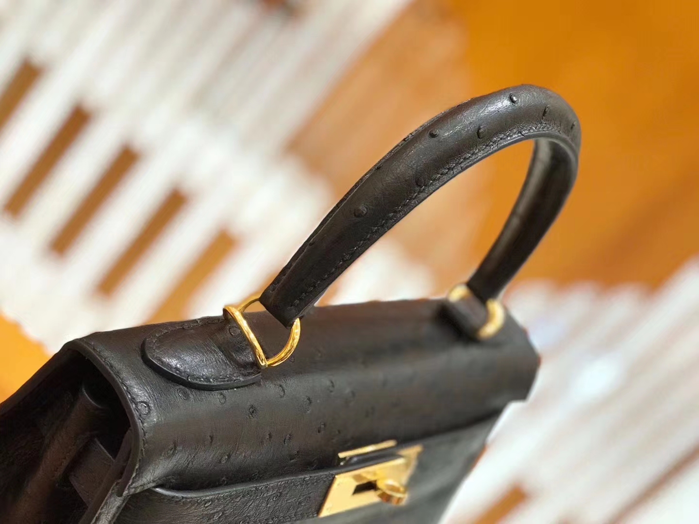Hermès（爱马仕）Kelly 28cm 经典黑 金扣 南非kk级鸵鸟皮 原版蜜蜡线 顶级手工缝制