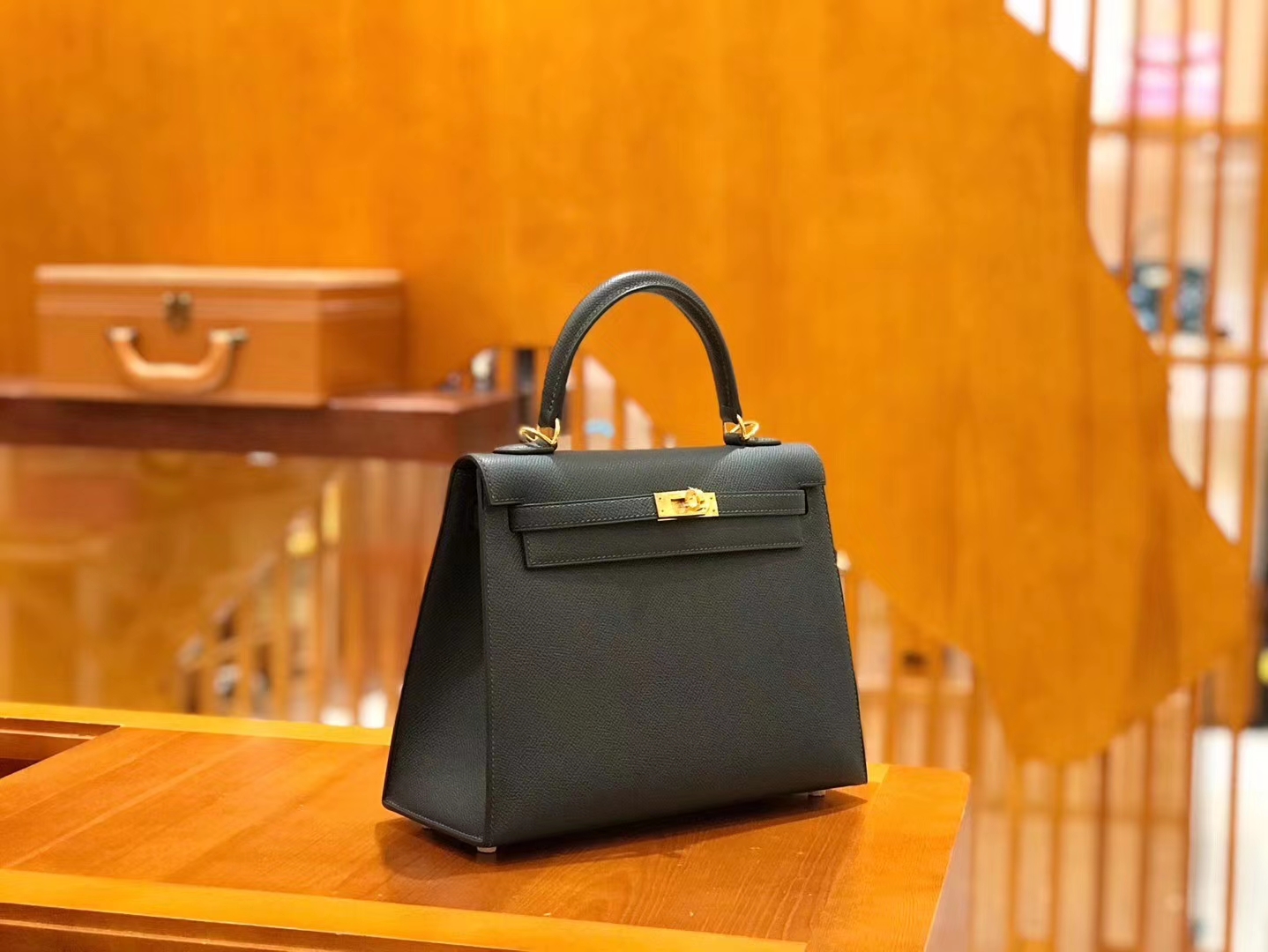 Hermès（爱马仕）Kelly 25cm 松柏绿 掌纹小牛皮 金扣 原版蜜蜡线 顶级手工缝制