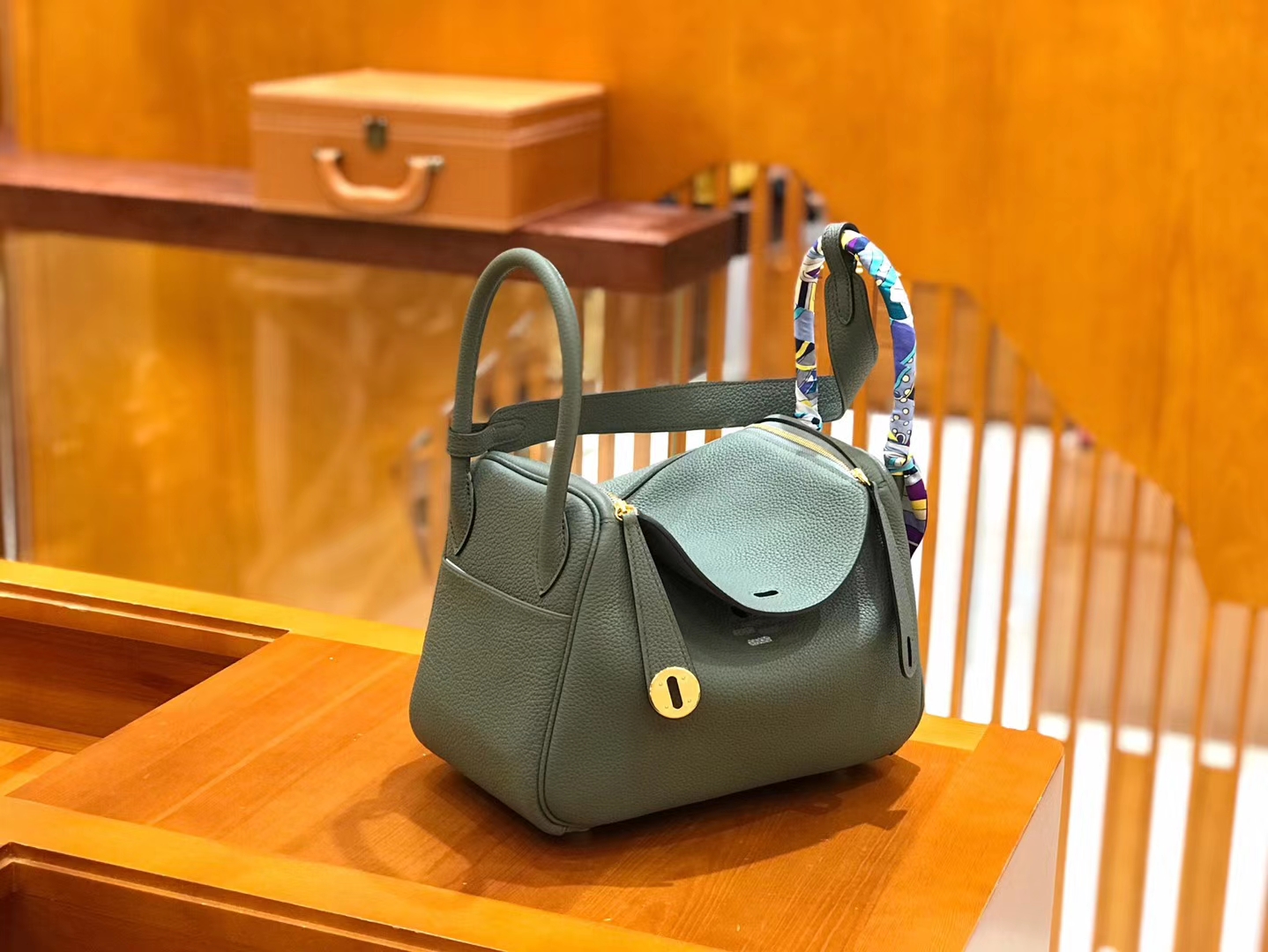 Hermès（爱马仕）Lindy 30cm 杏仁绿 Togo小牛皮 金扣 原版蜜蜡线 顶级手工缝制