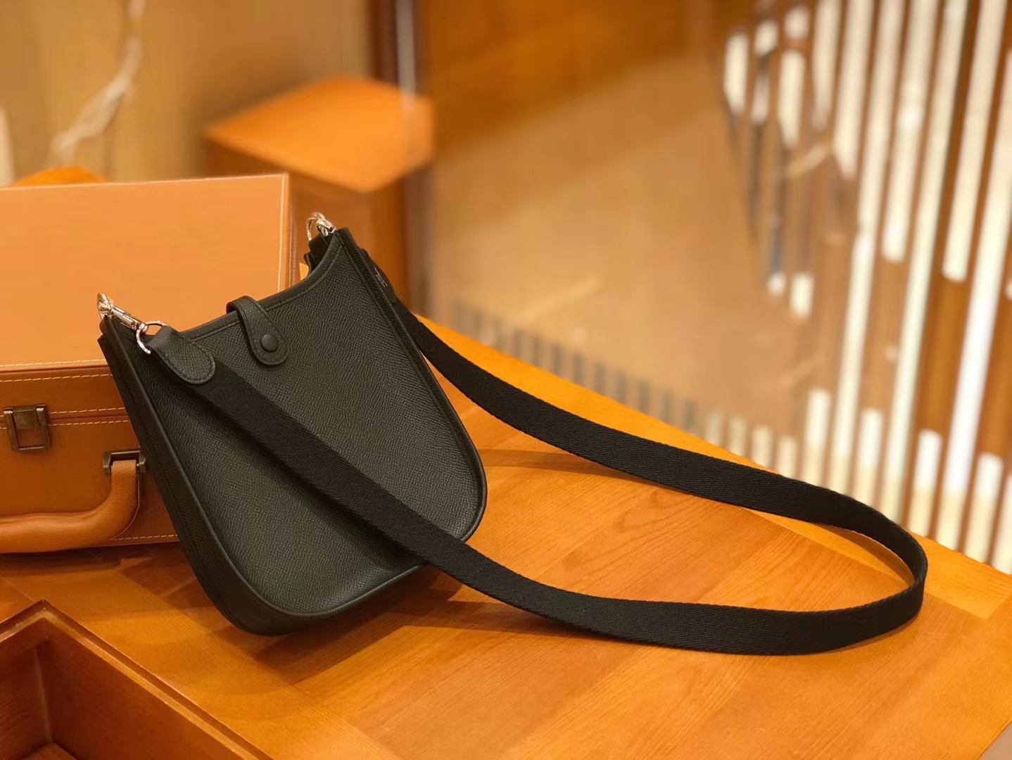 Hermès（爱马仕）伊芙琳 Evelyne 17cm 掌纹 黑色 银扣 全手工缝制