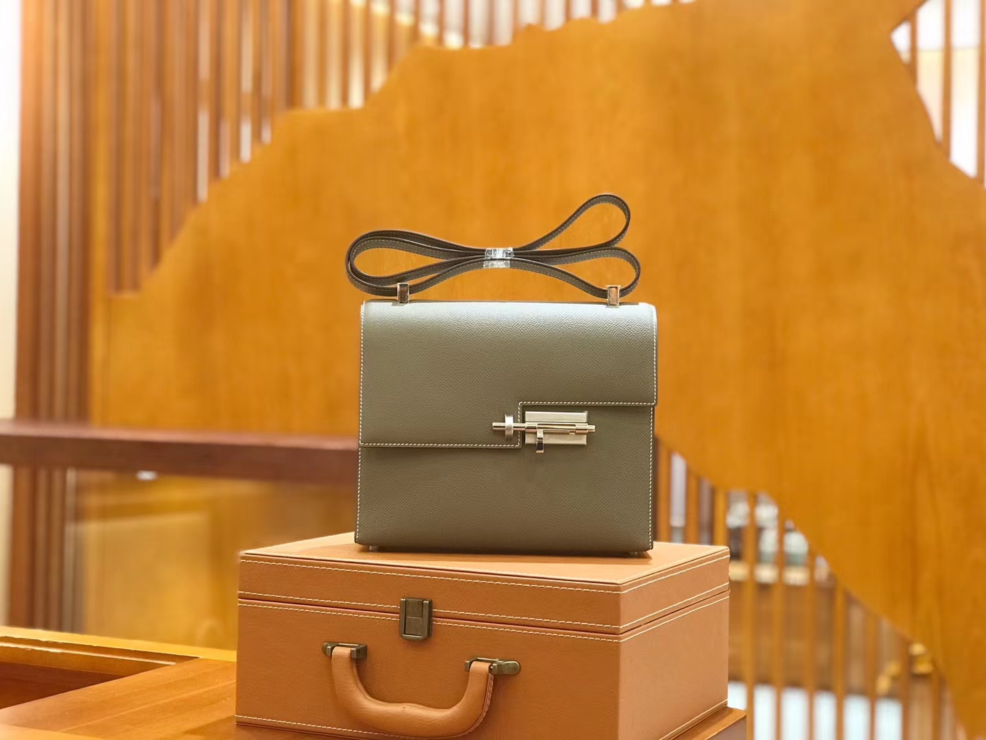 Hermès（爱马仕）Verrou 手枪包 23cm Epsom掌纹皮 大象灰 原版蜜蜡线 顶级手缝工艺