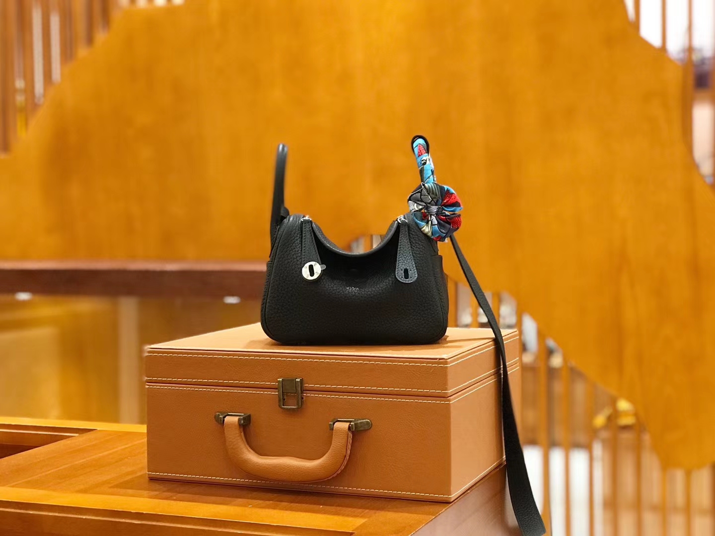 Hermès（爱马仕）Lindy 18cm 经典黑 Togo牛皮 银扣 原版蜜蜡线 顶级手工