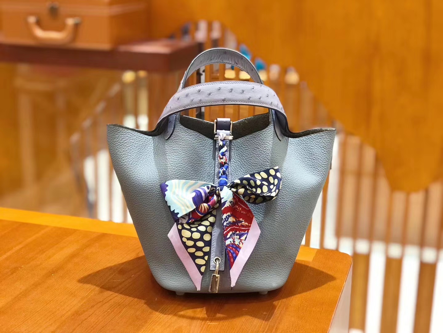 Hermès（爱马仕）Picotin 18cm 亚麻蓝 Togo牛皮拼鸵鸟皮 银扣 全手工缝制 现货供应