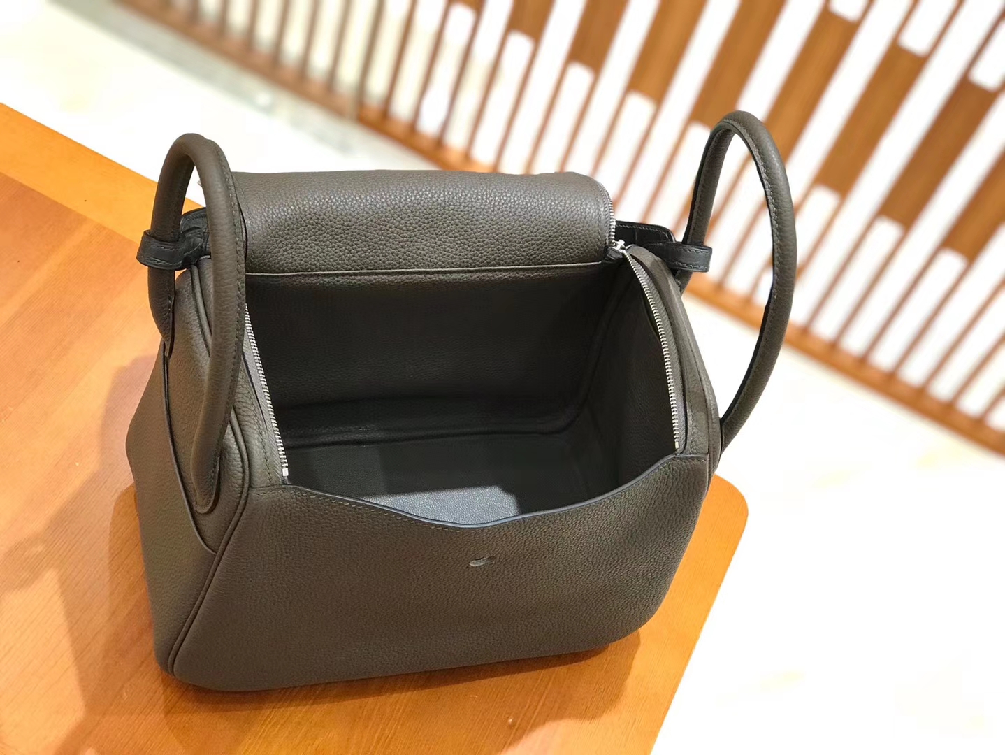 Hermès（爱马仕）Lindy 26cm 锡器灰 小牛皮拼鳄鱼皮 银扣 原版蜜蜡线 顶级手工缝制