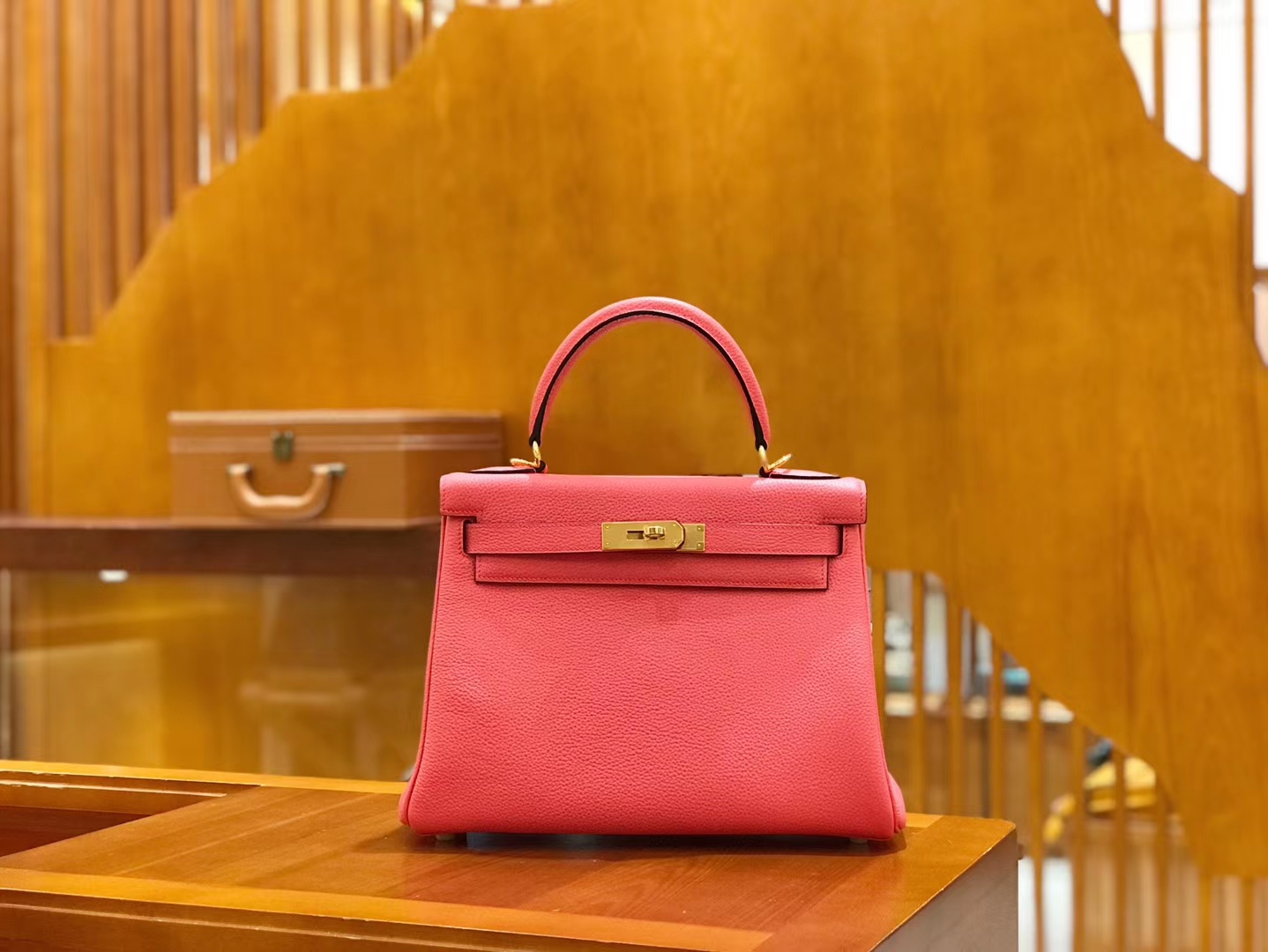 Hermès（爱马仕）Kelly 28cm 唇膏粉 Togo小牛皮 金扣 原版蜜蜡线 顶级手工缝制