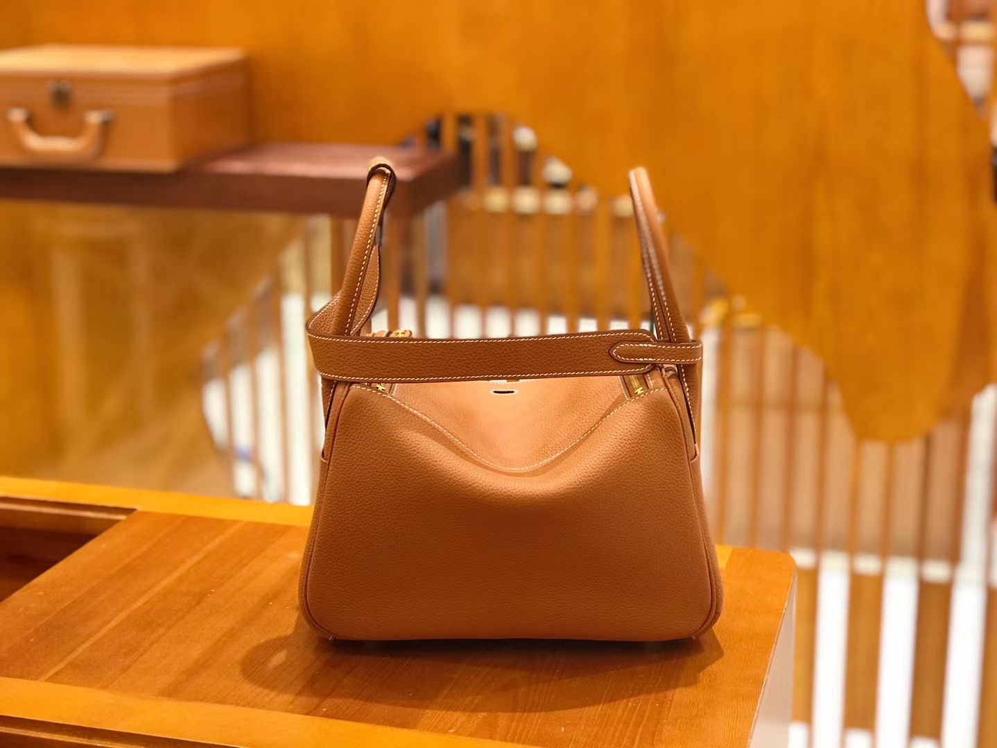 Hermès（爱马仕）Lindy 26cm 金棕 Togo小牛皮 金扣 原版蜜蜡线 顶级手工缝制