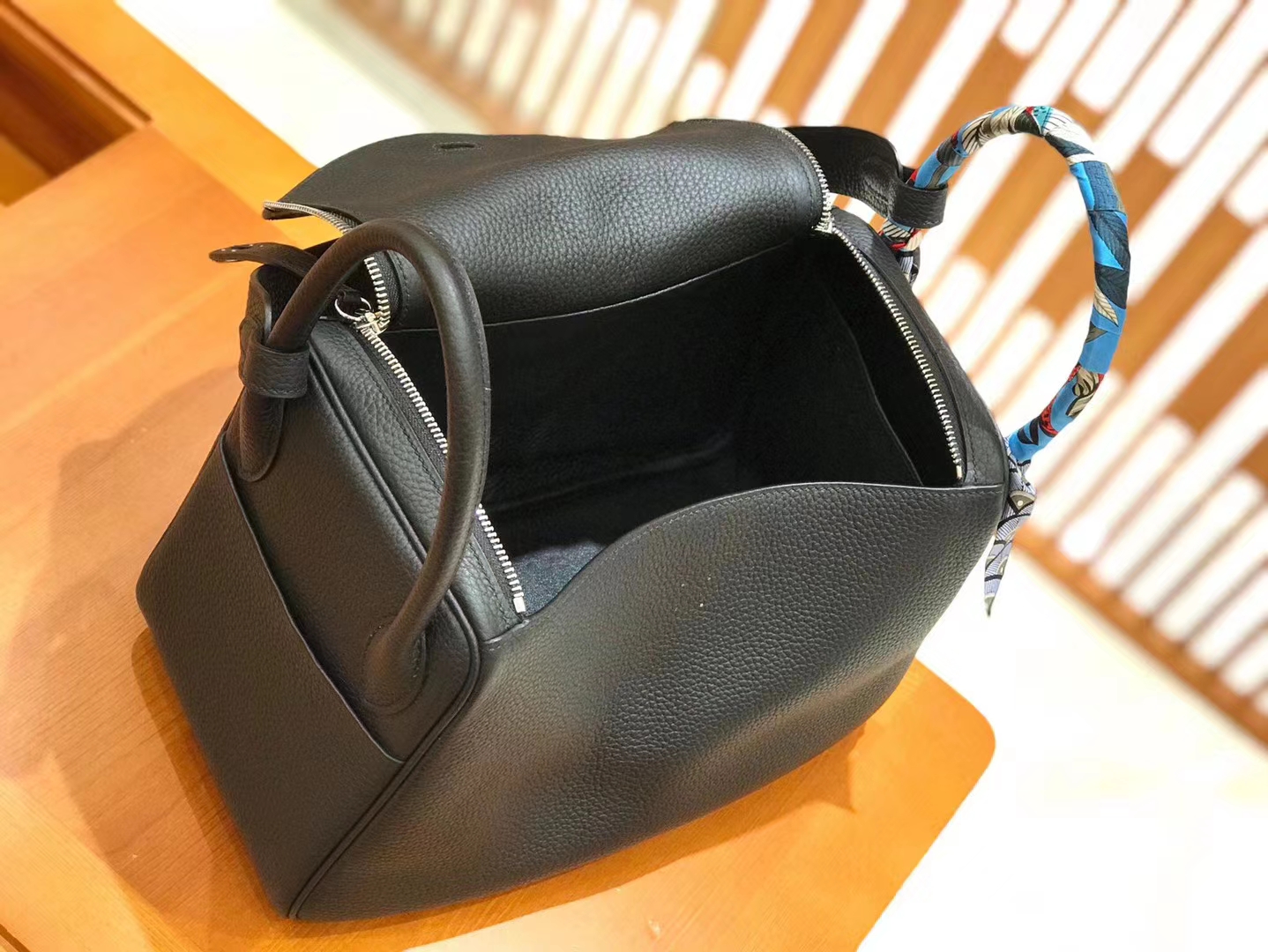 Hermès（爱马仕）Lindy 30cm 经典黑 Togo小牛皮 银扣 原版蜜蜡线 顶级手工缝制