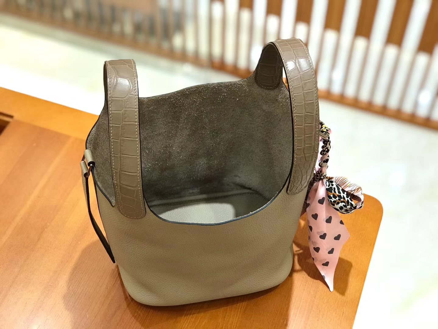 Hermès（爱马仕）Picotin 18cm 斑鸠灰 Togo牛皮拼鳄鱼皮 银扣 全手工缝制 现货供应