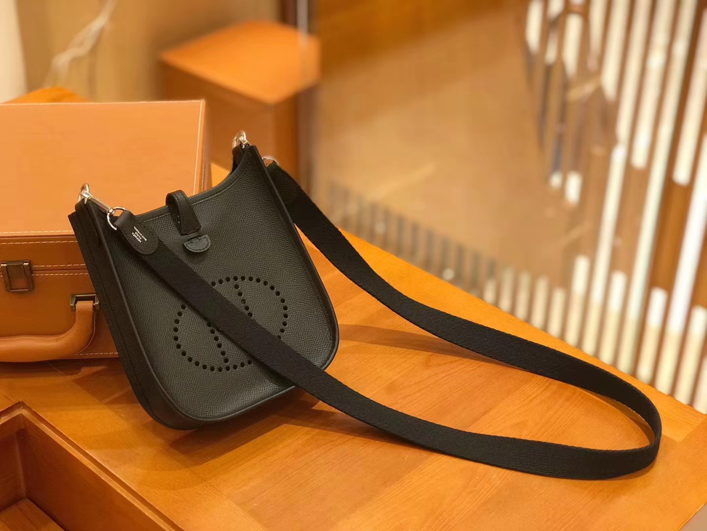 Hermès（爱马仕）伊芙琳 Evelyne 17cm 掌纹 黑色 银扣 全手工缝制