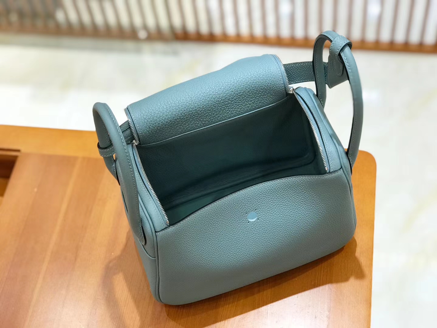 Hermès（爱马仕）Lindy 26cm 天青蓝 Togo小牛皮 银扣 原版蜜蜡线 顶级手工缝制
