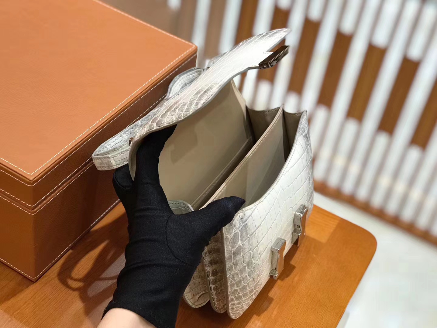 Hermès（爱马仕）Constance 18cm 喜马拉雅 一级尼罗鳄鱼皮 银扣 原版蜜蜡线 顶级手工缝制