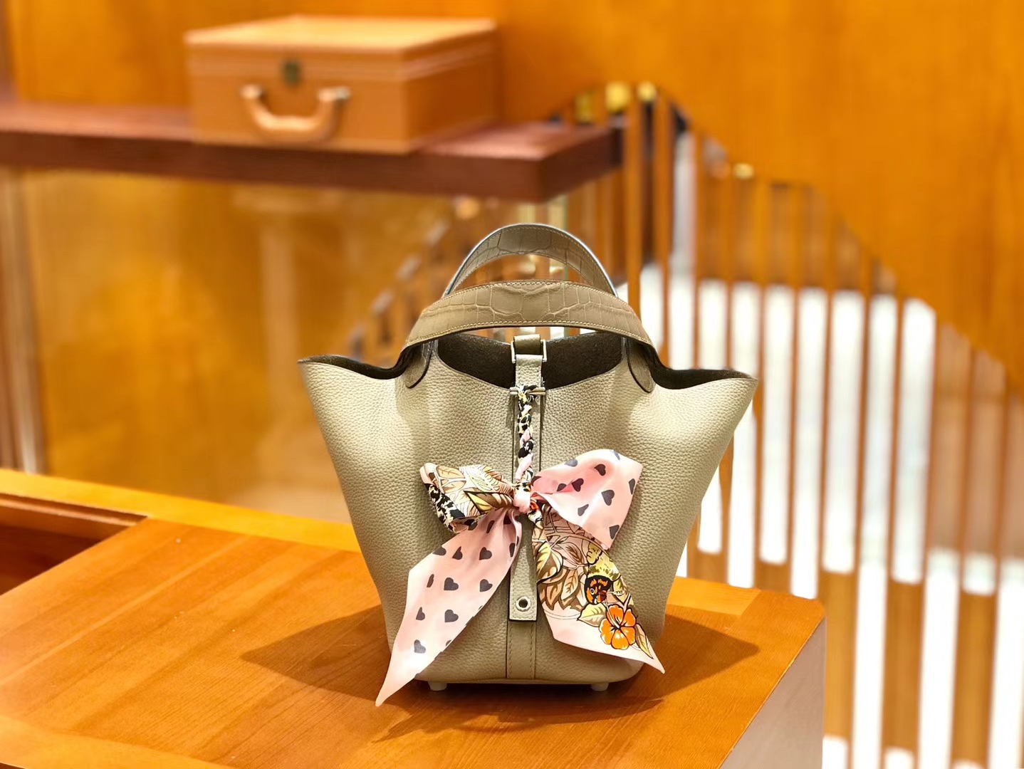Hermès（爱马仕）Picotin 18cm 斑鸠灰 Togo牛皮拼鳄鱼皮 银扣 全手工缝制 现货供应