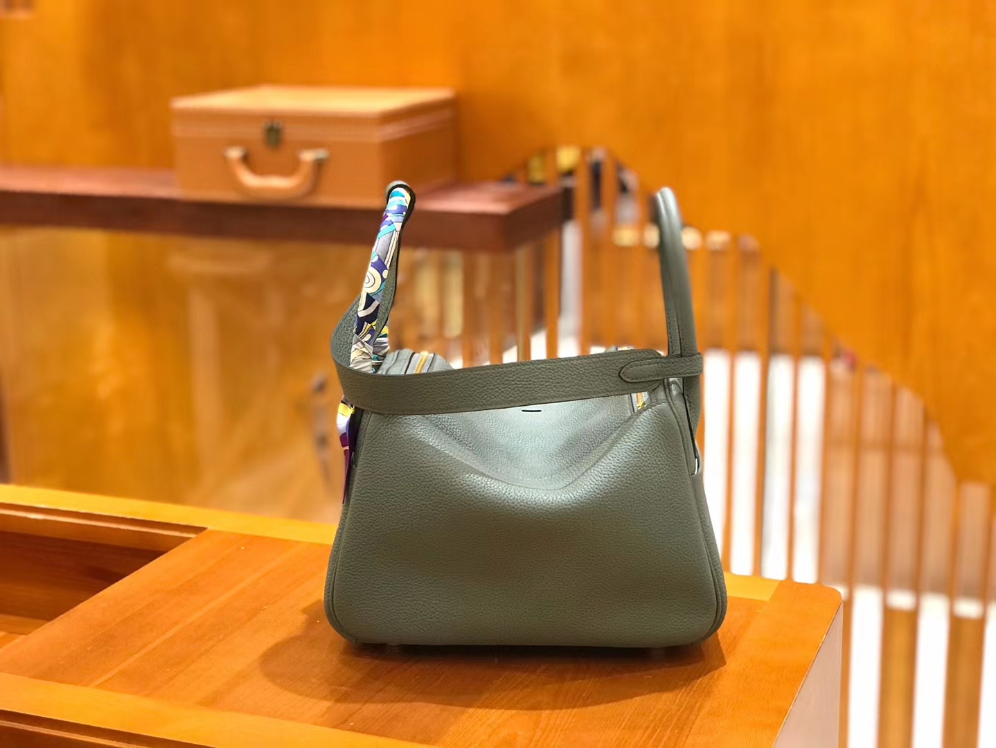 Hermès（爱马仕）Lindy 30cm 杏仁绿 Togo小牛皮 金扣 原版蜜蜡线 顶级手工缝制