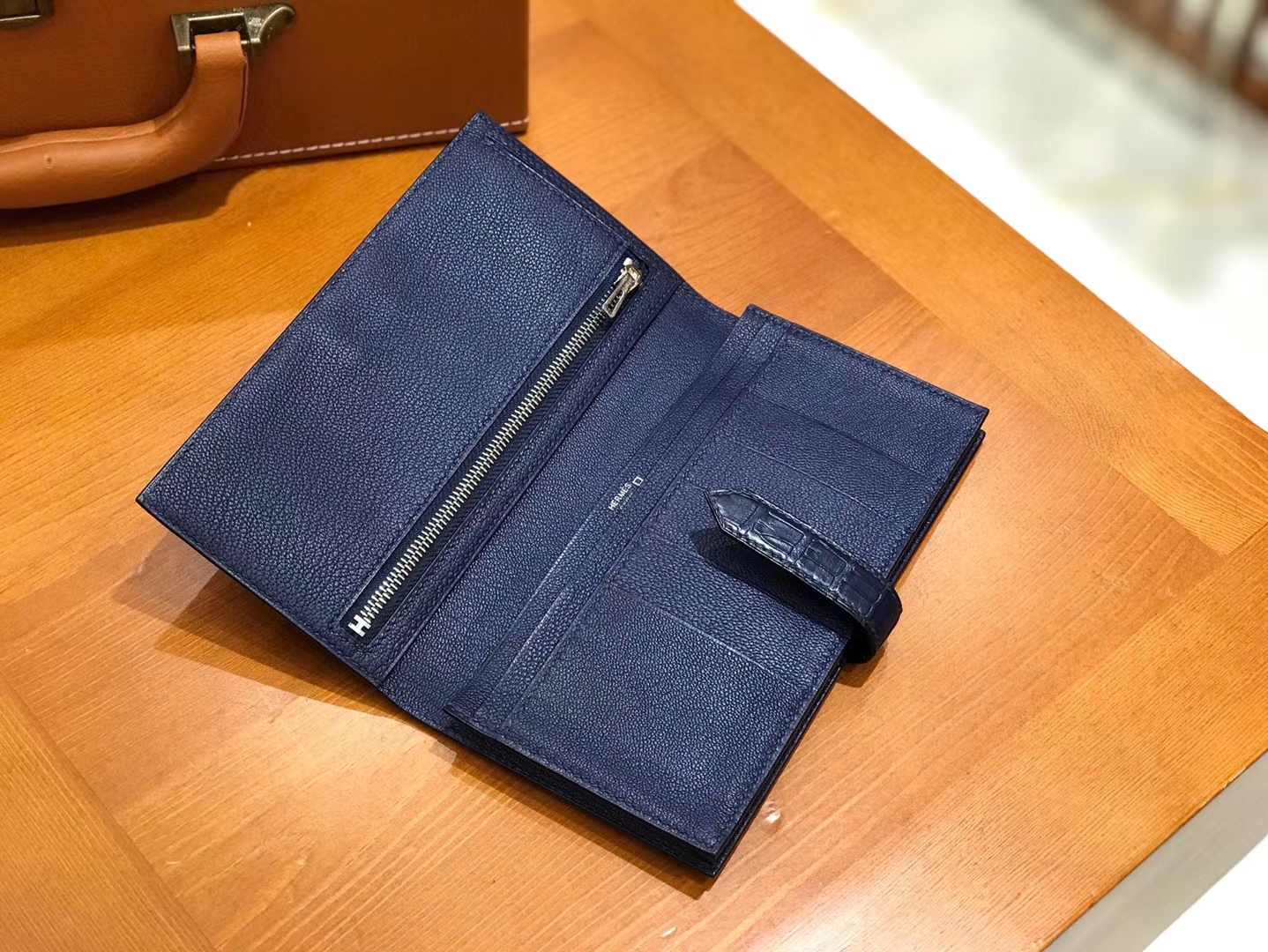 Hermès（爱马仕）Bearn 长夹 午夜蓝 一级美洲鳄鱼皮 银扣 原版蜜蜡线 顶级手工