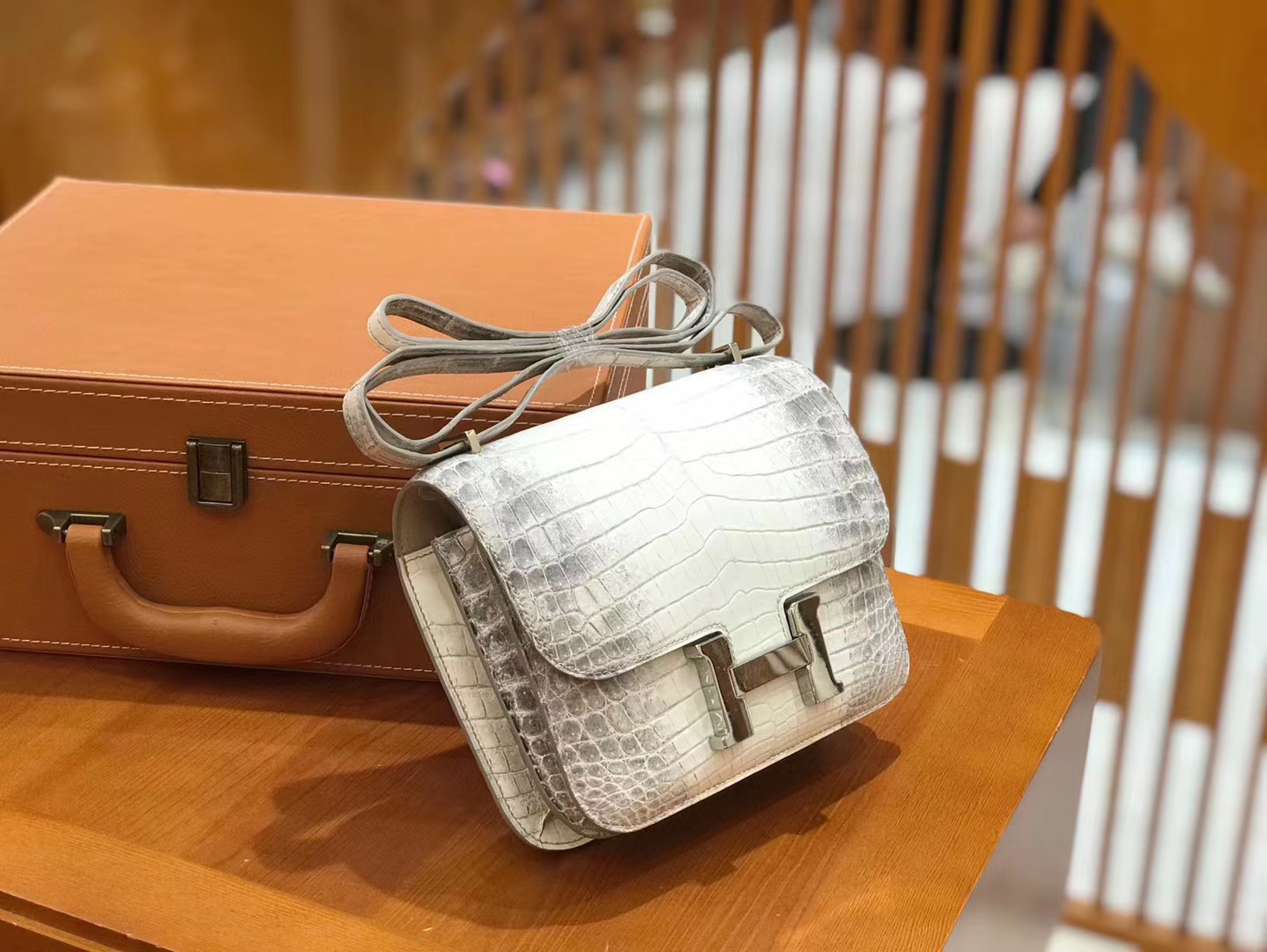 Hermès（爱马仕）Constance 18cm 喜马拉雅 一级尼罗鳄鱼皮 银扣 原版蜜蜡线 顶级手工缝制