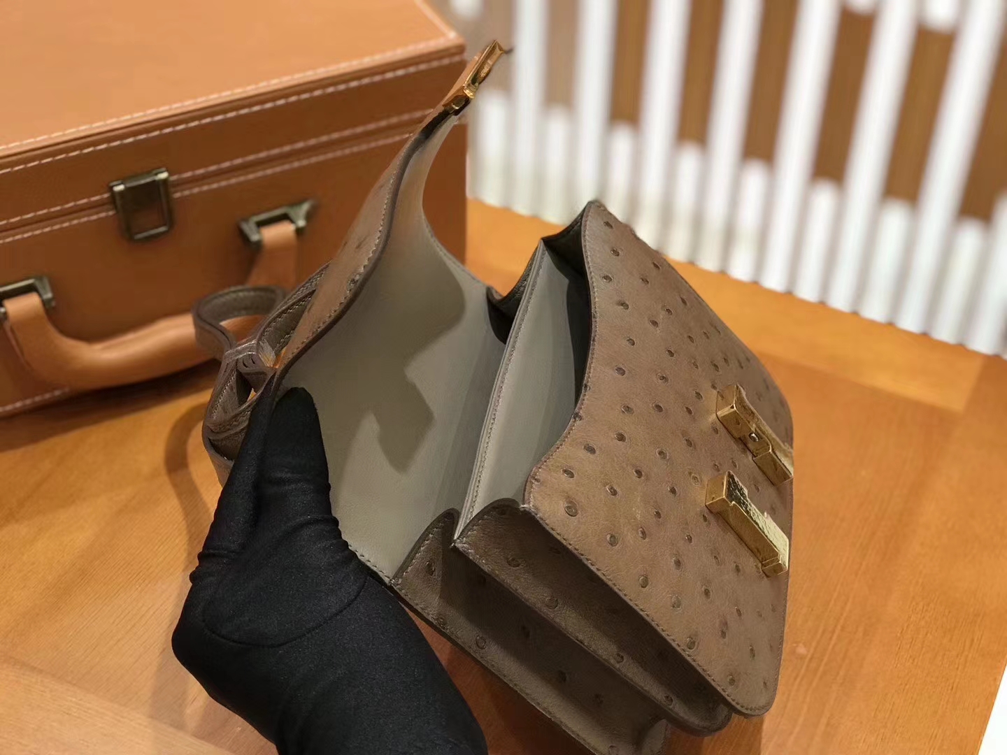 Hermès（爱马仕）Constance 18cm 摩卡 南非KK级鸵鸟皮 金扣 原版蜜蜡线 顶级手工