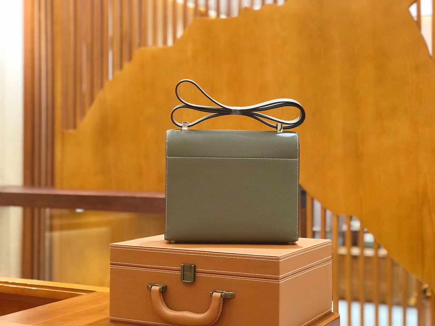 Hermès（爱马仕）Verrou 手枪包 23cm Epsom掌纹皮 大象灰 原版蜜蜡线 顶级手缝工艺